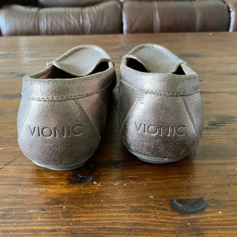 Vionic Debbie Metallic Pewter Loafers Size 8 Slip On Shoes Orthotic Footbed